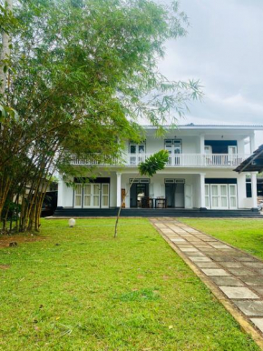 Silver Lake Villa & Boat Safari